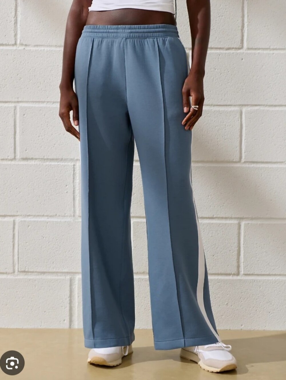 YPB Abercrombie Pants Size M Short Light Blue White Pockets Wide Leg Neoknit